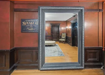 Historic Cotton Mansion Duluth Boutique Hotel hotel thumbnail 3