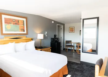 Econo Inn hotel thumbnail 5