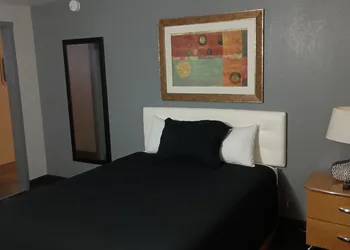 Econo Inn hotel thumbnail 7