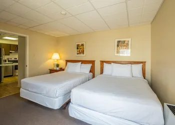 Tahiti Inn hotel thumbnail 3