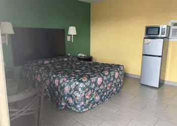 Capri motel hotel thumbnail 6