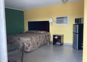 Capri motel hotel thumbnail 7