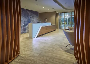 Springhill Suites By Marriott Medford Airport hotel thumbnail 2