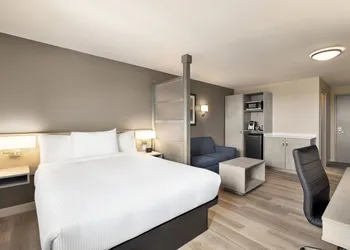 Microtel Inn & Suites By Wyndham Boisbriand hotel thumbnail 4