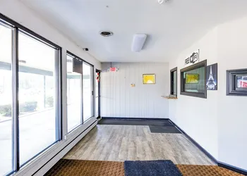 Manor Motel By OYO Near Oak Brook/Chicago Westchester hotel thumbnail 2