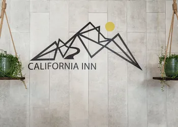 California Inn hotel thumbnail 7