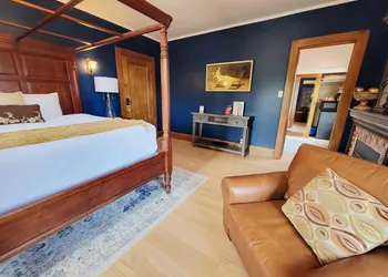 Historic GG Barnum Mansion by Heirloom Boutique Collection hotel thumbnail 7