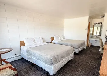 Superior Stays hotel thumbnail 6