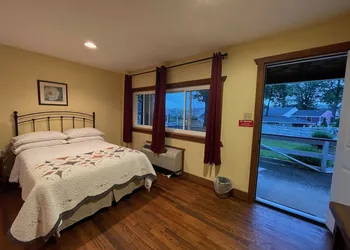 New Hope Lodge hotel thumbnail 3