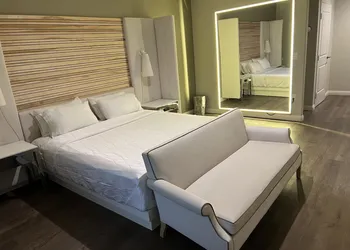 Aspire Inn & Suites Orange hotel thumbnail 5