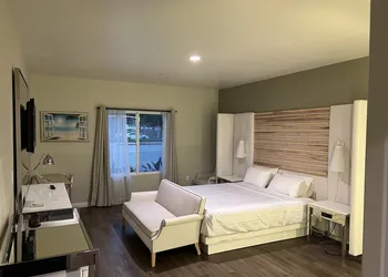 Aspire Inn & Suites Orange hotel thumbnail 6