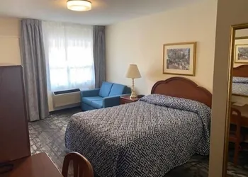 Red Dog Inn hotel thumbnail 4