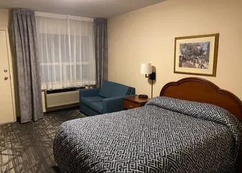 Red Dog Inn hotel thumbnail 5