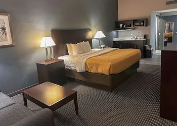Suburban Studios Montpelier hotel thumbnail 3