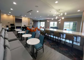 La Quinta Inn & Suites by Wyndham Sulphur (Lake Charles) hotel thumbnail 3