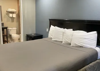 Villa Inn & Suites hotel thumbnail 2