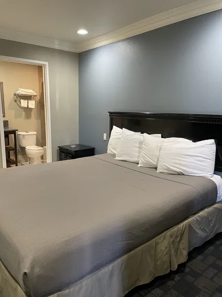 Villa Inn & Suites hotel detail image 2