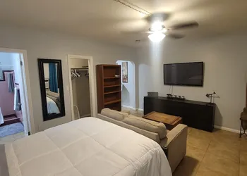 Air Way Motel hotel thumbnail 2