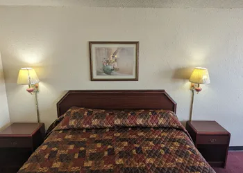 Luxury Inn hotel thumbnail 6