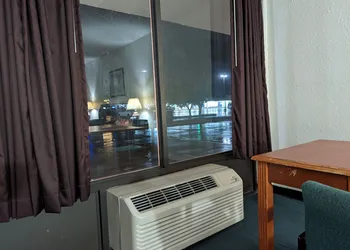 Luxury Inn hotel thumbnail 7