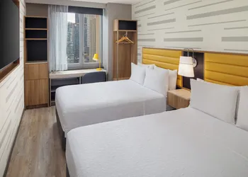 Hampton Inn New York Times Square hotel thumbnail 6