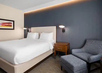 Courtyard by Marriott Seattle SeaTac Airport hotel thumbnail 6