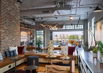Moxy Charleston Downtown hotel thumbnail 6