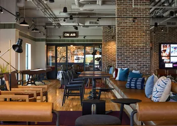 Moxy Charleston Downtown hotel thumbnail 7