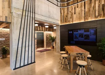 Moxy Charleston Downtown hotel thumbnail 3