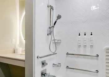 TownePlace Suites by Marriott Oconomowoc hotel thumbnail 8