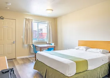 City Inn hotel thumbnail 2