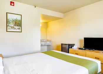 City Inn hotel thumbnail 3