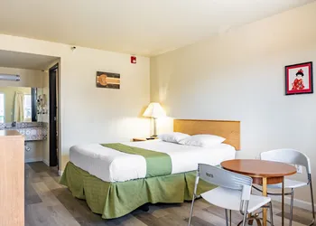 City Inn hotel thumbnail 4