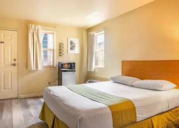 City Inn hotel thumbnail 6