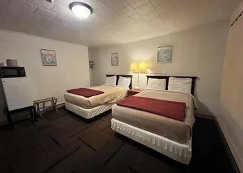 Hotel Prairie Winds Carthage Keokuk Hwy 136 hotel thumbnail 5
