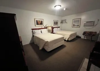 Hotel Prairie Winds Carthage Keokuk Hwy 136 hotel thumbnail 6