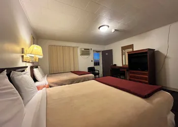 Hotel Prairie Winds Carthage Keokuk Hwy 136 hotel thumbnail 8