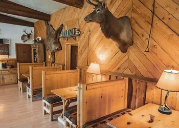 Boulder Lake Lodge hotel thumbnail 2