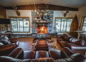 Boulder Lake Lodge hotel thumbnail 4