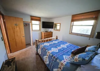 Boulder Lake Lodge hotel thumbnail 5