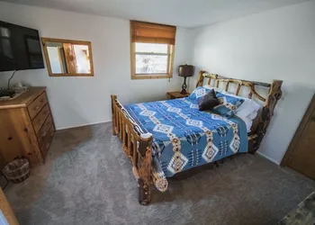 Boulder Lake Lodge hotel thumbnail 6