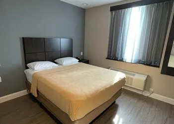 Royal Hotel Bronx hotel thumbnail 2