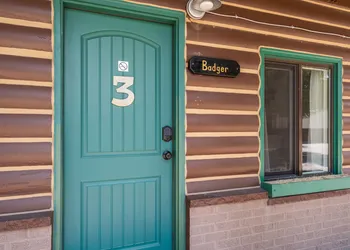 The Bucking Moose hotel thumbnail 2