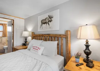 The Bucking Moose hotel thumbnail 8