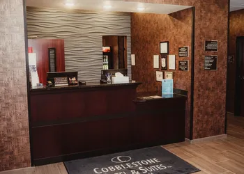 Cobblestone Hotel & Suites - Ottumwa hotel thumbnail 3