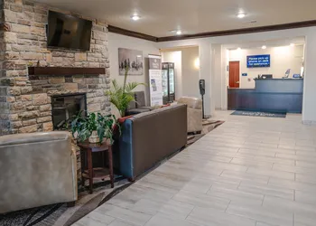 Cobblestone Hotel & Suites - Lamar hotel thumbnail 2