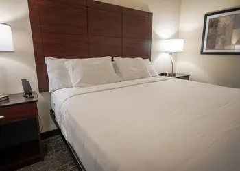 Cobblestone Hotel & Suites - Lamar hotel thumbnail 7