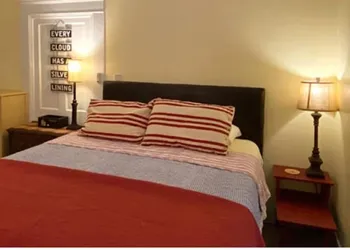 College Inn Bed and Breakfast hotel thumbnail 2