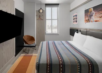Moxy Houston Downtown hotel thumbnail 6