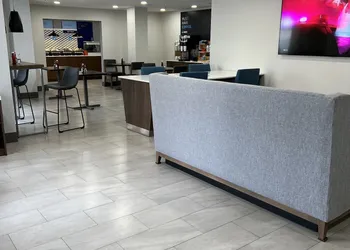 Holiday Inn Express & Suites Phoenix - Mesa West by IHG hotel thumbnail 2